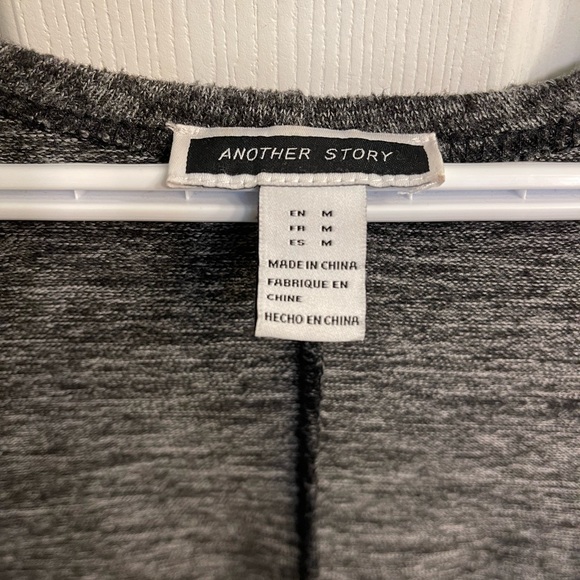 Size M cocoon cardigan with adjustable back - Picture 4 of 4